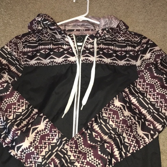 windbreaker - Picture 2 of 5